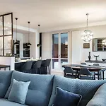 Blue - By Myhomeincomo Apartmán