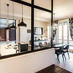 Blue - By Myhomeincomo Apartmán