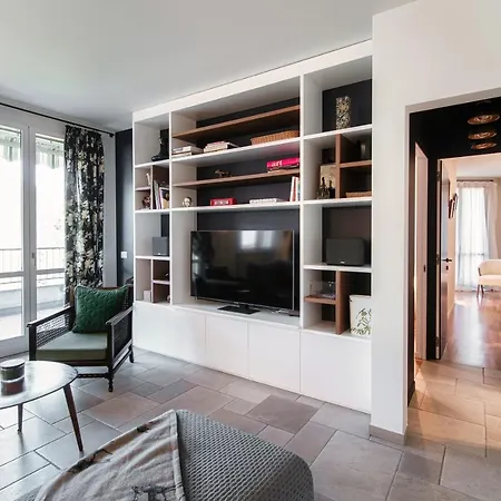 Apartament Blue - By Myhomeincomo